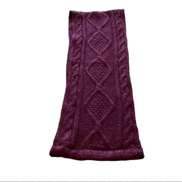 2 for $30 Old Navy Knitted Cable Lover Infinity Scarf - Picture 3 of 7